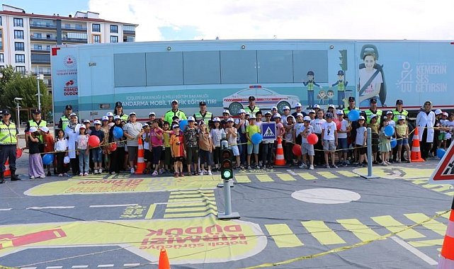 Elazığ'da öğrencilere trafik eğitimi verildi
