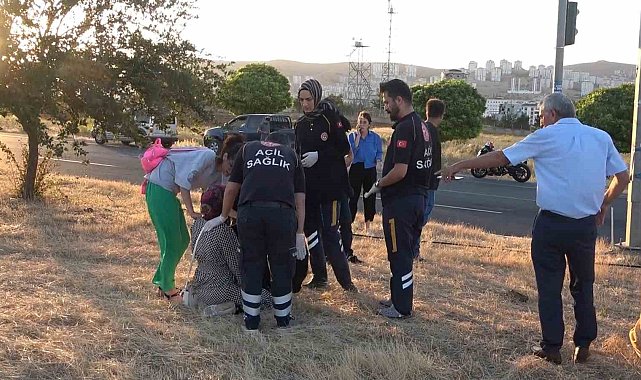 Elazığ'da otomobil ile motosiklet çarpıştı: 1'i ağır 5 yaralı