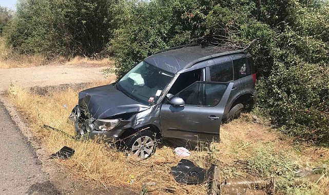Elazığ'da otomobil şarampole uçtu: 4 yaralı