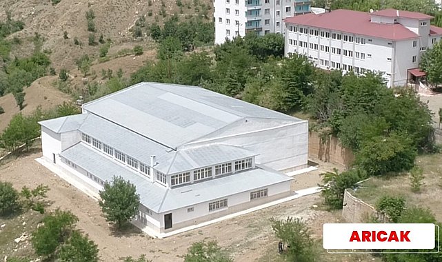 Elazığ'ın 10 ilçesine spor salonu yapıldı