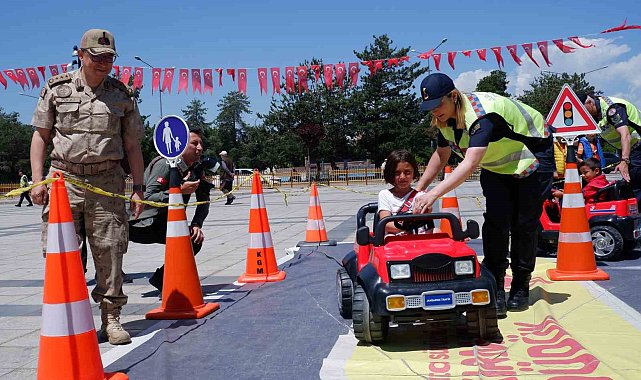 Emniyet kemeri simülasyon aracı Erzurum'da
