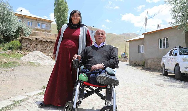 Engelli vatandaşın akülü sandalye hayali gerçekleşti