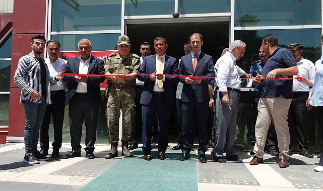 Erciş'te "15 Temmuz" konulu fotoğraf sergisi açıldı