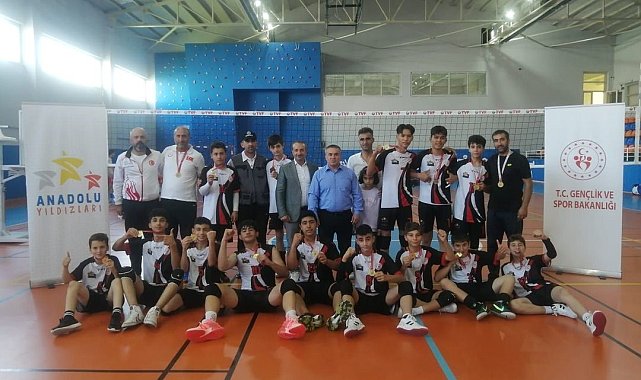 Erzincan erkek voleybol takımı finalde