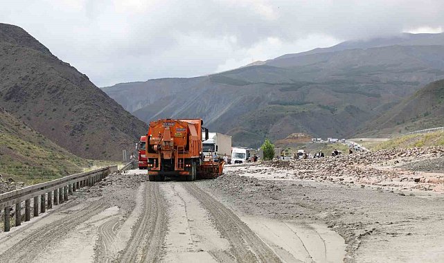 Erzincan - Sivas kara yolu ulaşıma açıldı