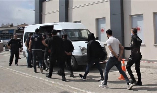 Erzincan'da çeşitli suçlardan aranan 27 kişi yakalandı, 3 kişi gözaltına alındı