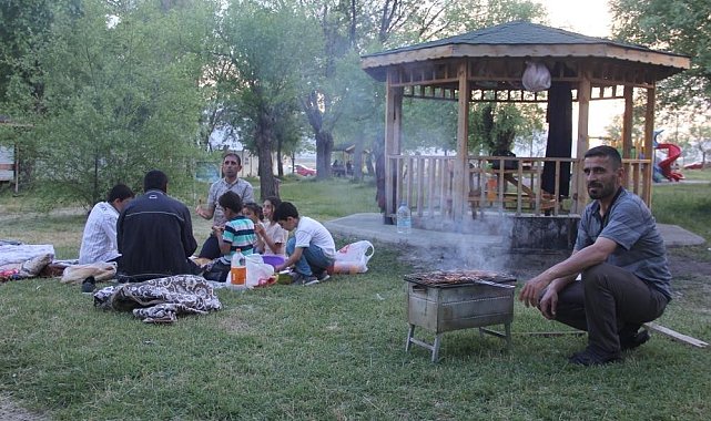 Erzincan'da hafta sonu piknik yoğunluğu