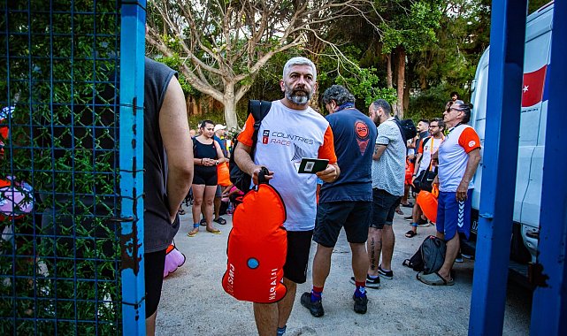 Erzincanlı öğretmen yüzmenin Formula'sında kulaç attı
