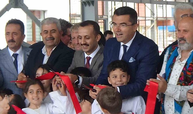 Erzurum'da uluslararası plastik sanatlar çalıştayı resim ve heykel sergisi