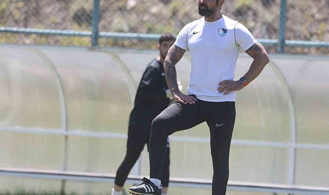 Erzurumspor Teknik Direktörü Kutlu ; Taraftarın desteği inanılmaz