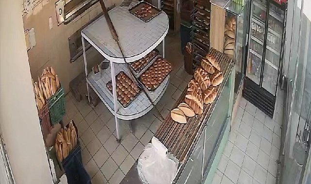 Fırından yardım kutusunu çaldı