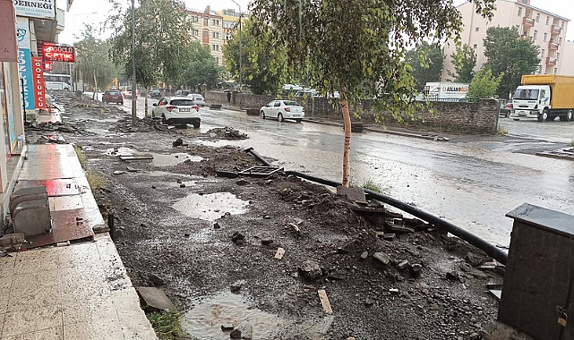 GAMP Caddesi'nde kaldırım çilesi