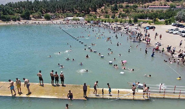 Hazar Gölü'ndeki plajlar Ege ve Akdeniz'i aratmıyor