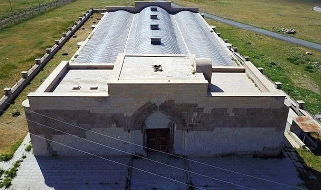 Iğdır Üniversitesi, Ejder Kervansarayı'nı bünyesine kazandırmak için ön kabul aldı