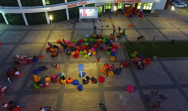 İletişim Fakültesi'ndeki "Sevginin Gücü" filmine yoğun ilgi