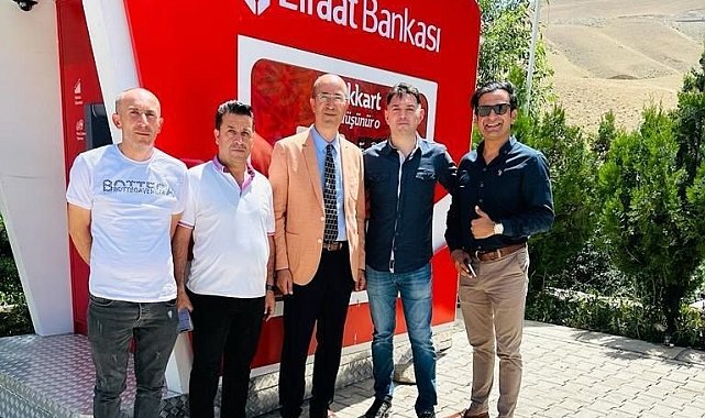 İran sınırında bulunan Esendere beldesi Ziraat ATM'sine kavuştu
