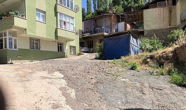 İspir'de mahalle sakinlerden imzalı tepki