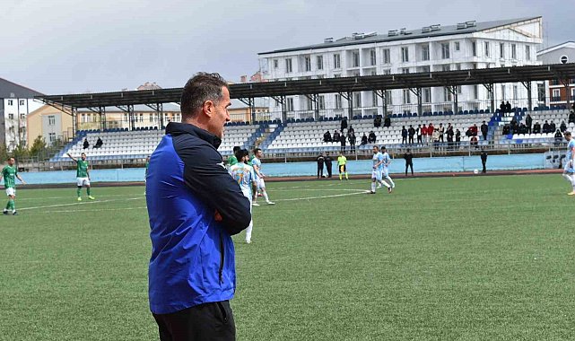 Kars 36 Spor, Orhan Tetik ile anlaştı