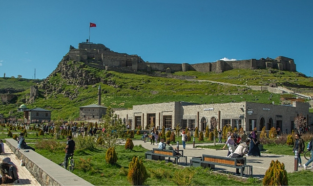 Kars  ziyaretçi akınına uğradı