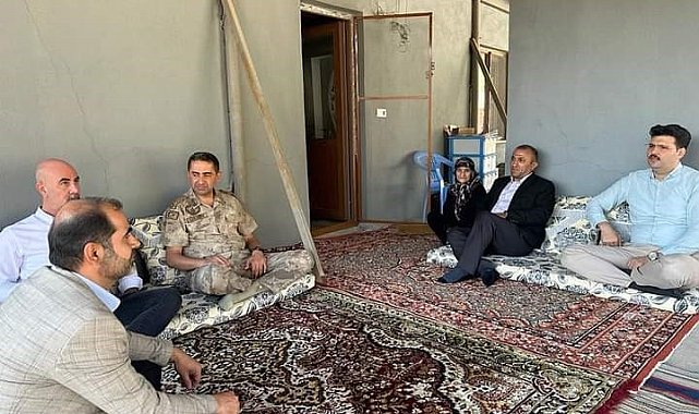 Kaymakam Hasan Kurt şehit ve gazi ailerini ziyaret etti.