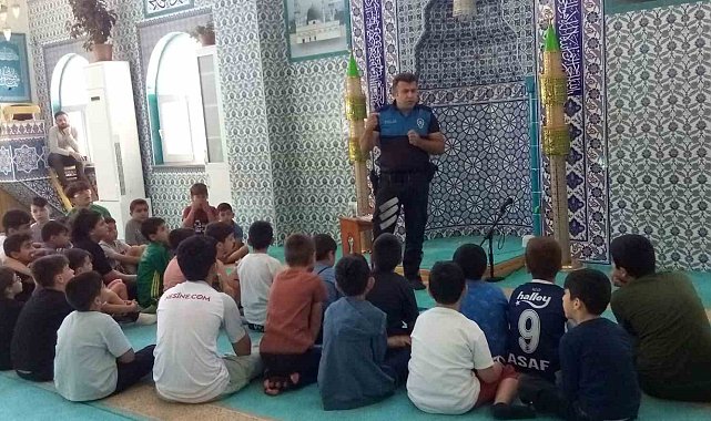 Kur'an kursunda eğitim gören çocuklara polis ekiplerinden dolandırıcılık uyarısı