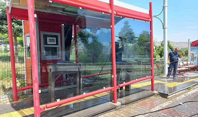 Malatya'da duraklar yenileniyor