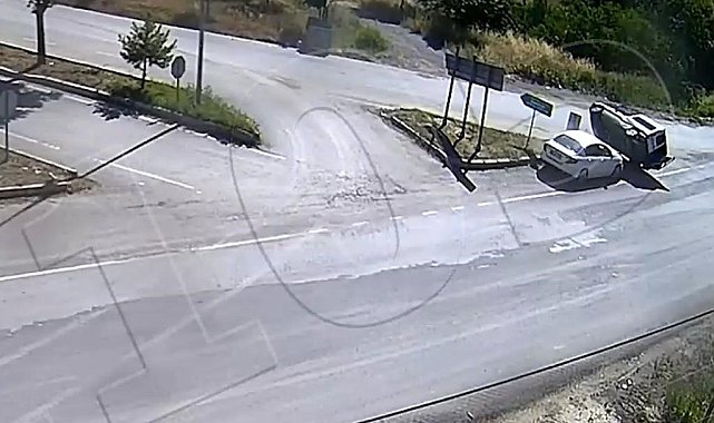 Malatya'da trafik kazaları kameraya yansıdı