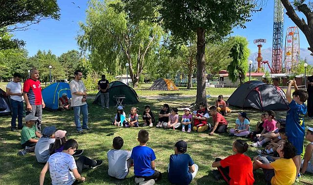 Minik öğrenciler afet farkındalık kampında