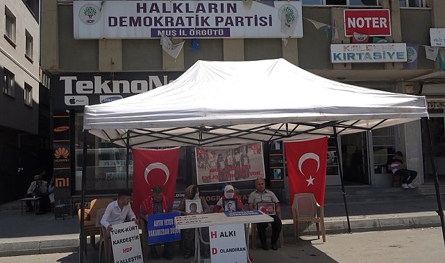 Muşlu aileler HDP önündeki eylemlerini sürdürüyor