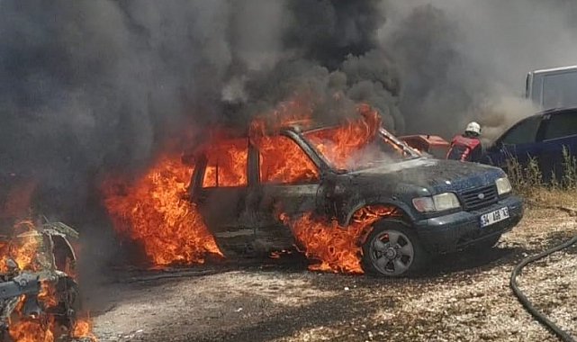Ot yangını otoparka sıçrayınca araçlar yanarak hasar gördü