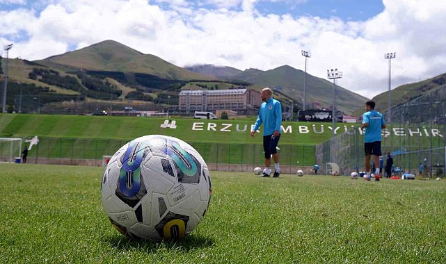 Palandöken, futbol takımlarının gözde kamp merkezi oldu