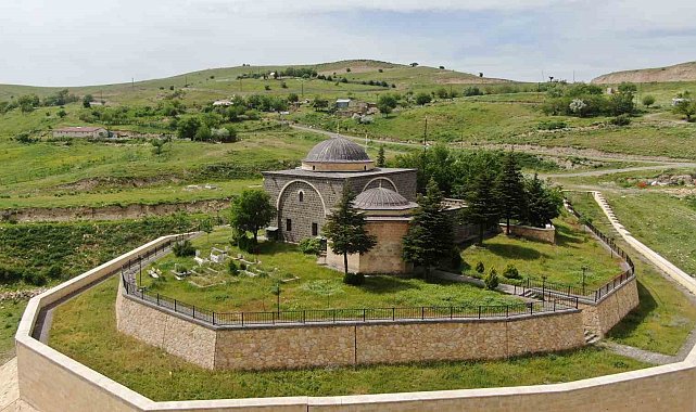 Palu'nun Osmanlıya kazandırılmasında büyük rol oynadı, türbesi yıllara meydan okuyor