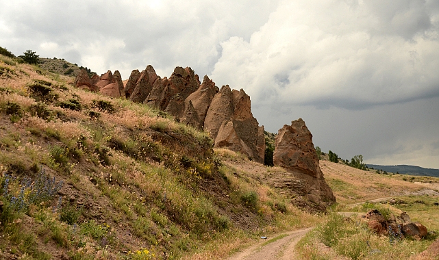 Sarıkamış Komdere Vadisi'ndeki "peri bacaları" turizme kazandırılacak