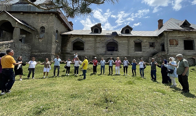 Sarıkamış'ta doğa yürüyüşü düzenlendi