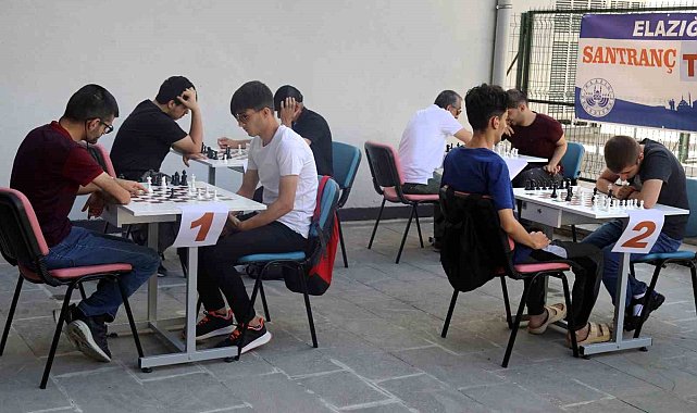 Satranç turnuvasında heyecan dolu anlar yaşandı