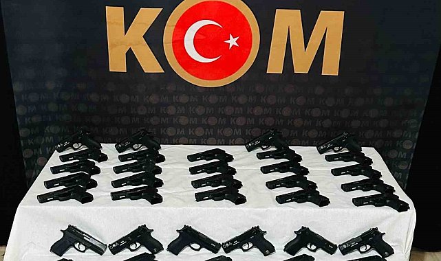 Şemdinli&#039;de 45 adet ruhsatsız tabanca ele geçirildi