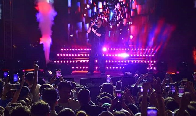 Tatvan'da "Sefo" konserine yoğun ilgi