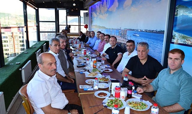 Tatvan'da tayini çıkan müftü ve komutanlar için veda yemeği