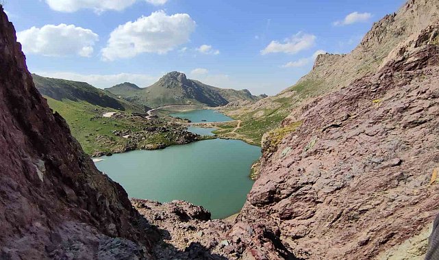 Terörden temizlenen Cilo Dağları ve Sat Buzul Gölleri doğal güzellikleri ile hayran bırakıyor