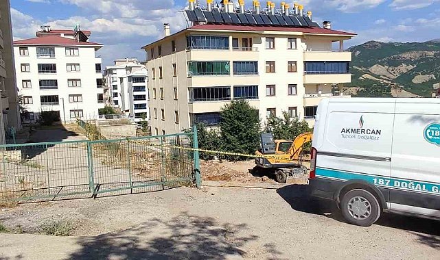 Tunceli'de iş makinesi doğal gaz borusunu patlatınca yurt ve civardaki binalar boşaltıldı