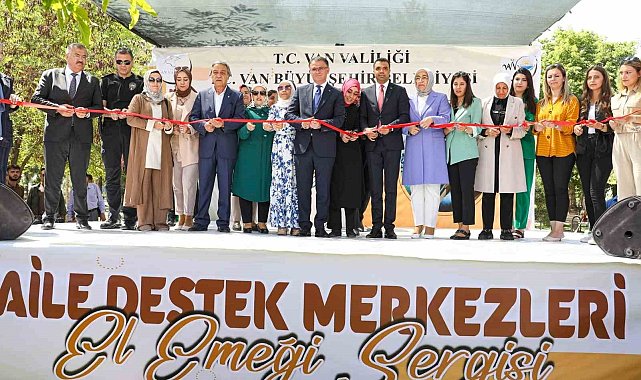 Vali Balcı, ADEM kursiyerlerinin sergisinin açılışını yaptı