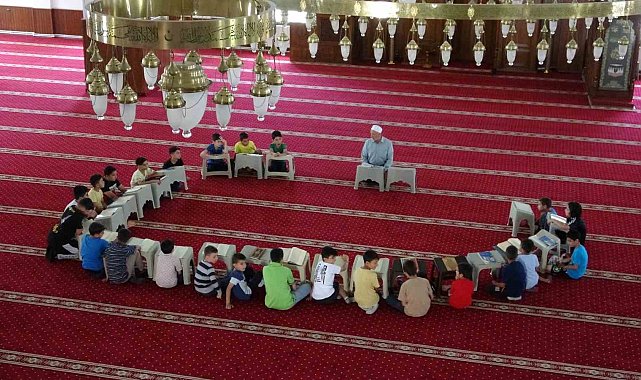 Van'da camiler çocuklarla şenlendi