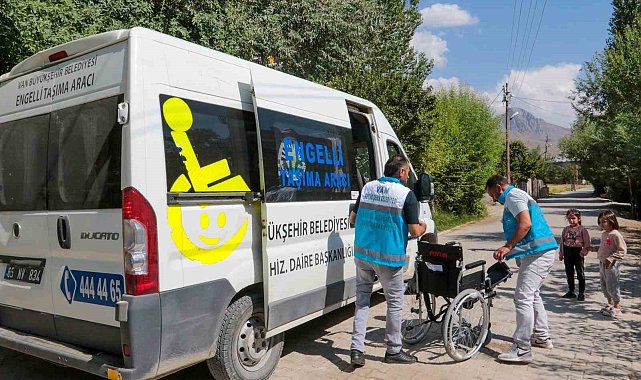 Van'da engelli vatandaşlara tekerlekli sandalye ve medikal malzemesi desteği