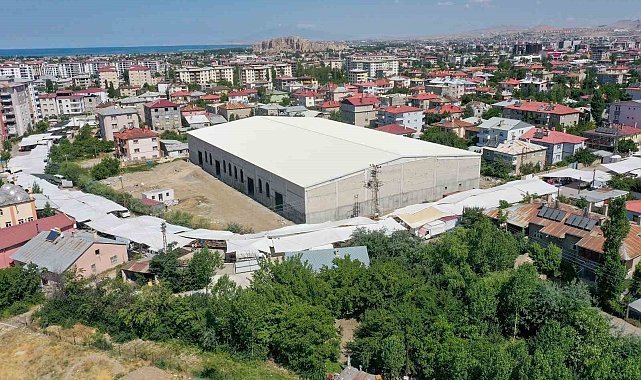Van'da kapalı semt pazarlarının yapımı sürüyor