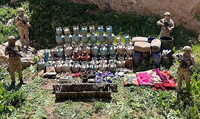 Van'da terör operasyonu: 6 kilo amonyum nitrat ve 102 tüp ele geçirildi