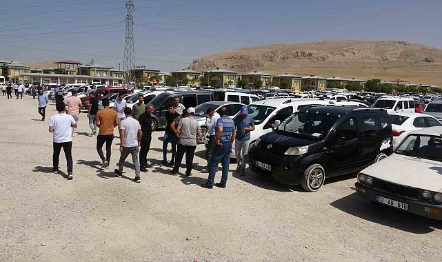 Van'daki ikinci el açık oto pazarında yeni düzenlemeye tam destek