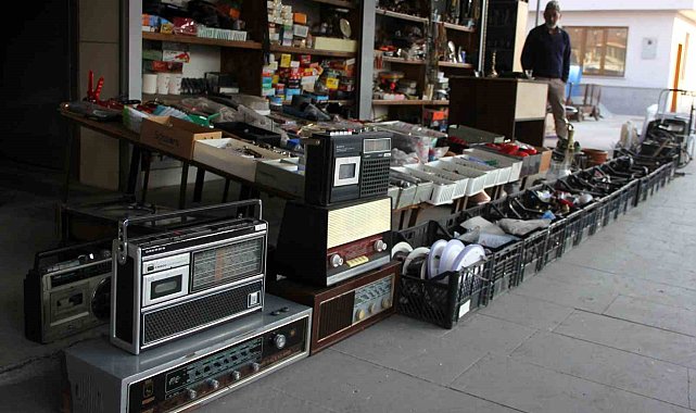 X kuşağının popüler ürünleri demode olunca şark köşelerini süslüyor