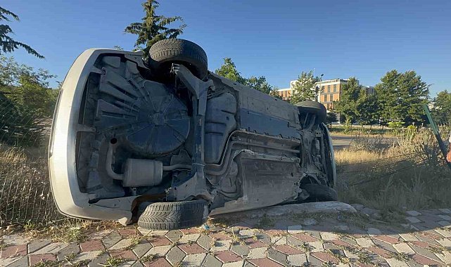 Yoldan çıkıp takla attı, sürücünün burnu bile kanamadı