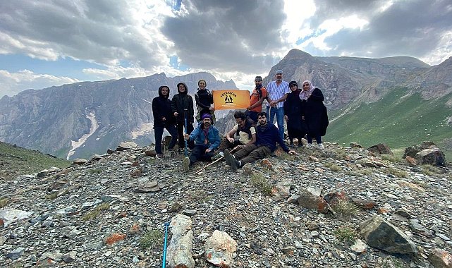 Yüksekova'nın saklı cenneti: Orşe Şelalesi