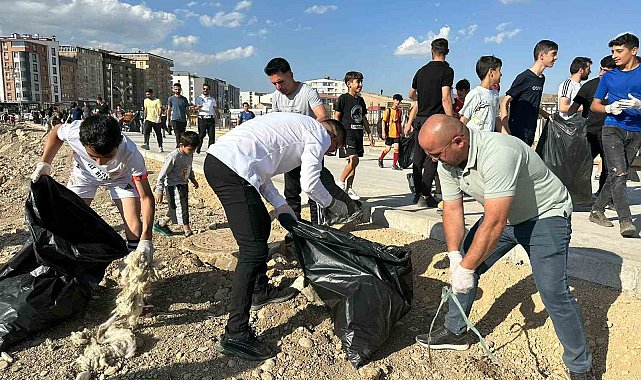 Yüksekovalı 200 sporcu çevre temizliği yaptı